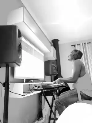 J Logic X Amukelani - Ubomi (S.Mdywabe)